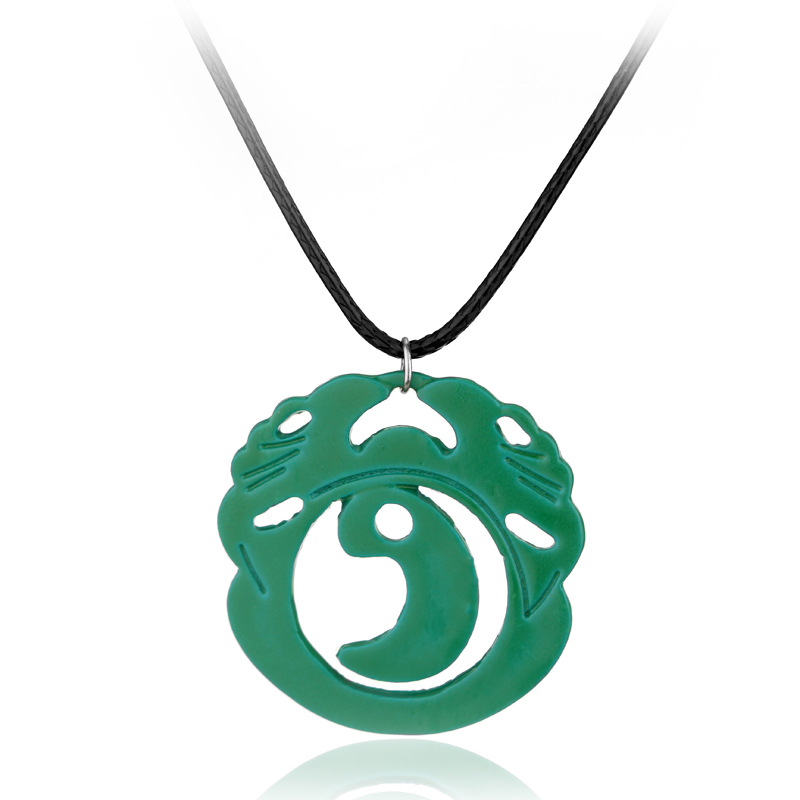 Collar con Colgante Verde de L - Retro Gaming Us reseña y precio